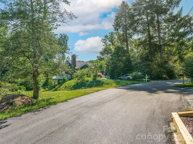 Listing Photo 12