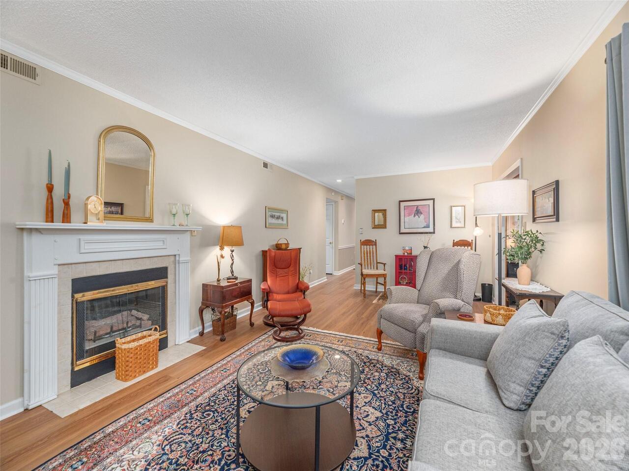 Listing Photo 6