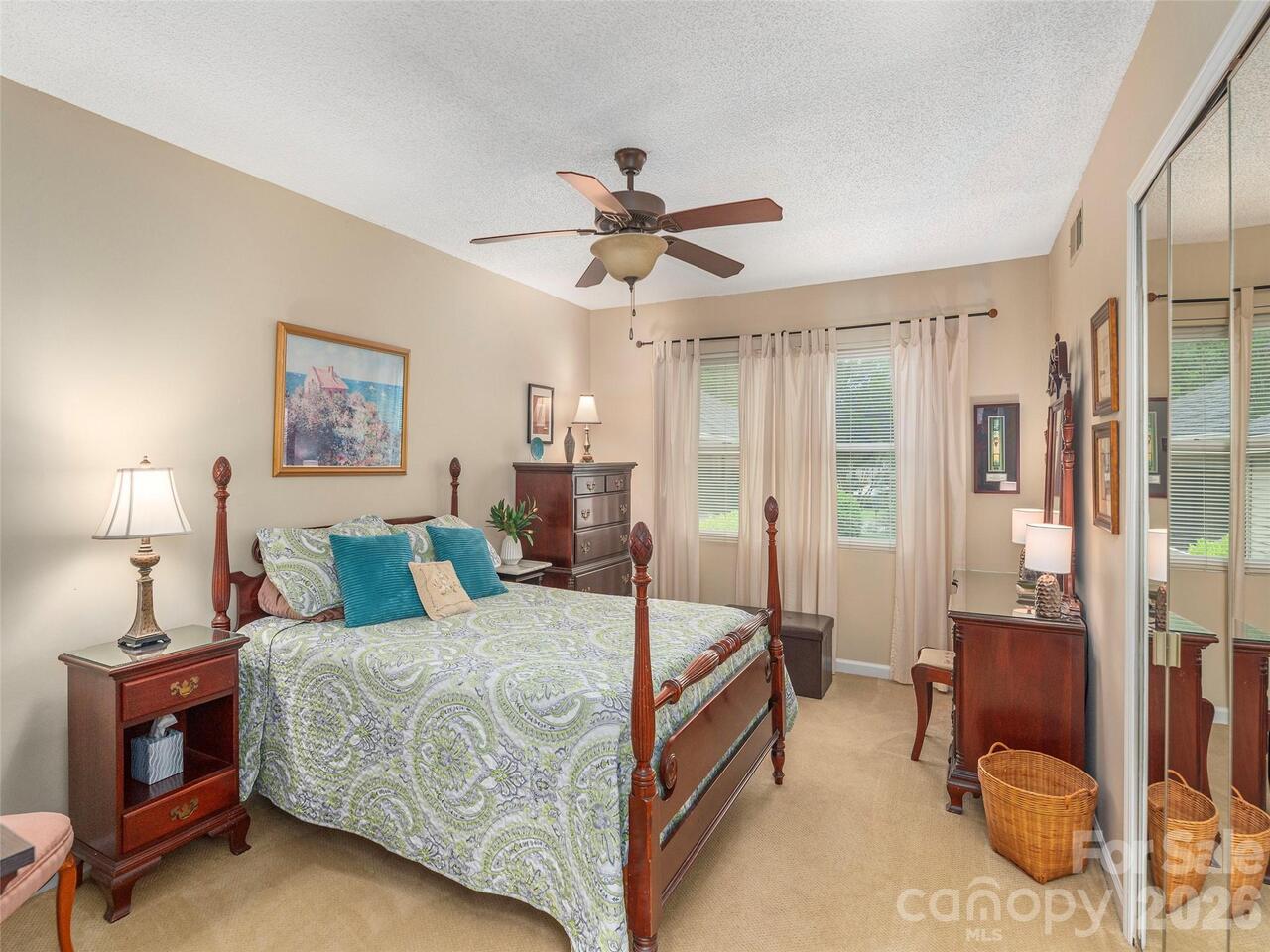 Listing Photo 14