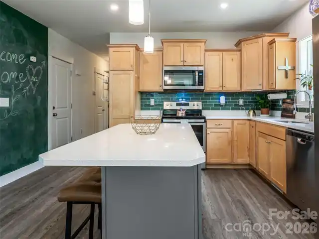 Listing Photo 16