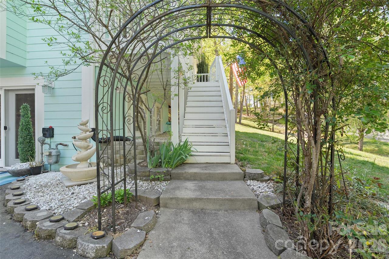 Listing Photo 8