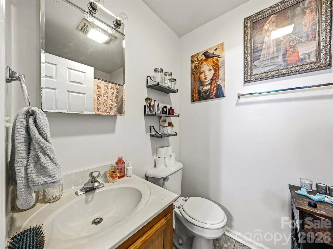 Listing Photo 12