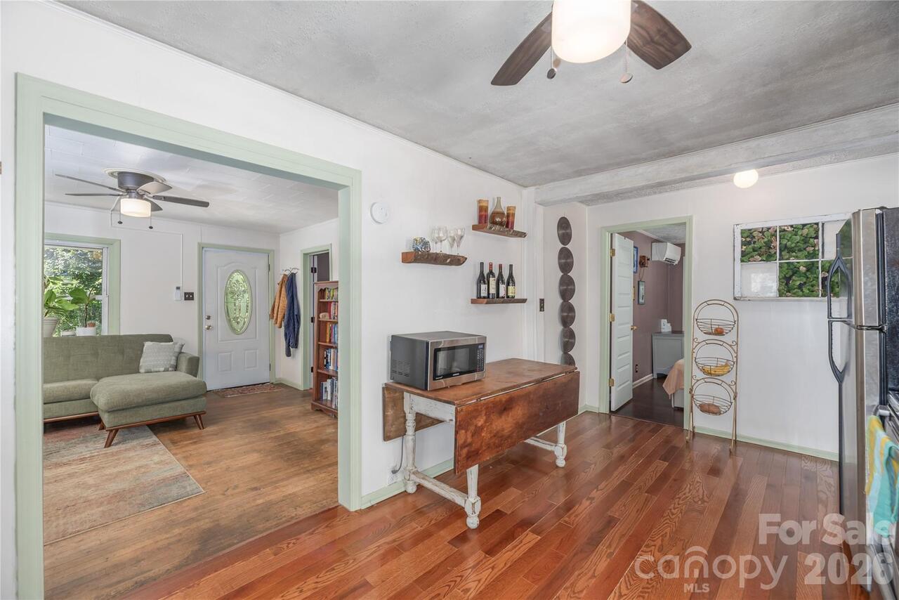 Listing Photo 9