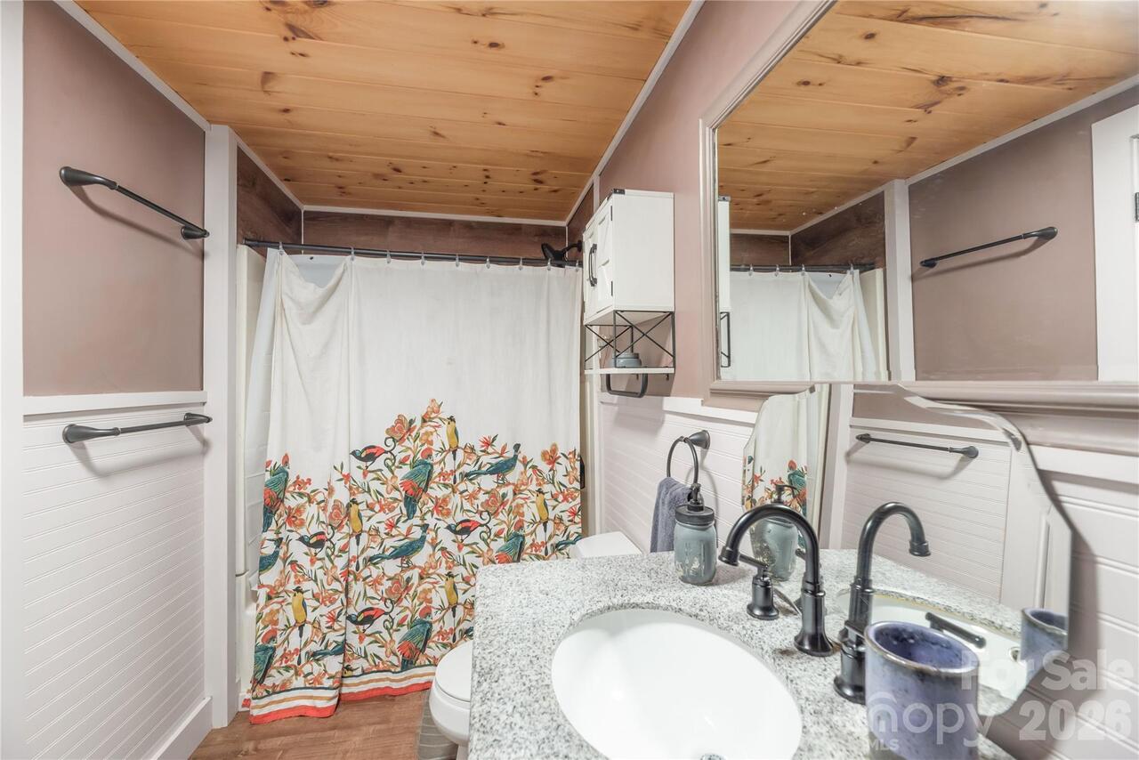 Listing Photo 12