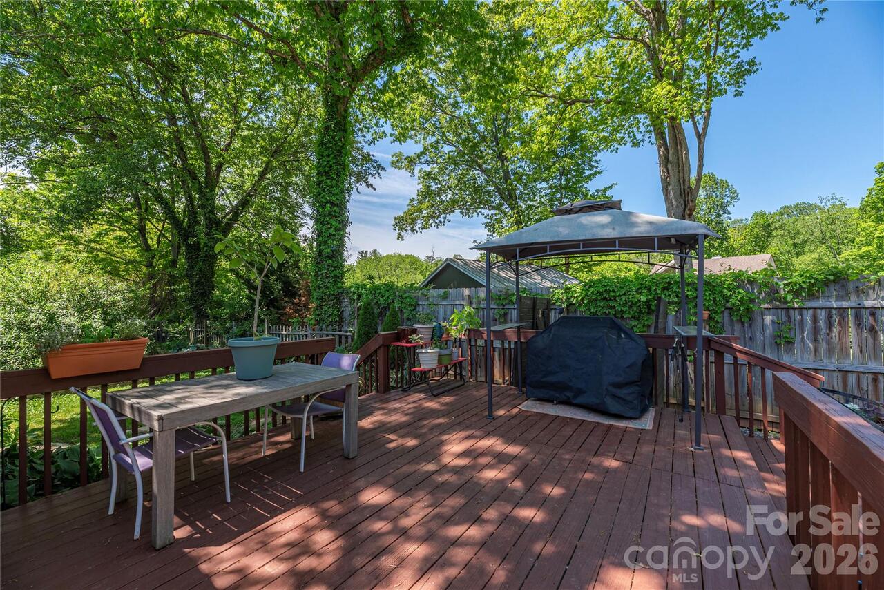 Listing Photo 17