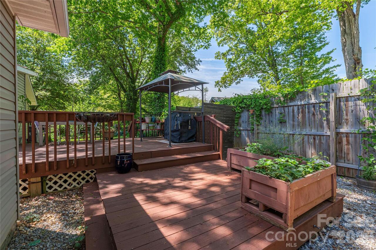 Listing Photo 18