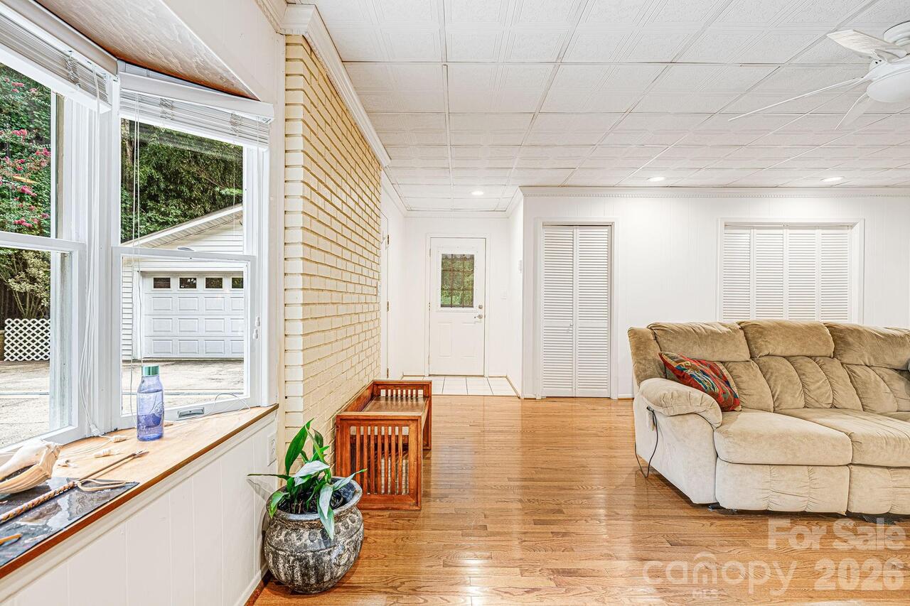 Listing Photo 7