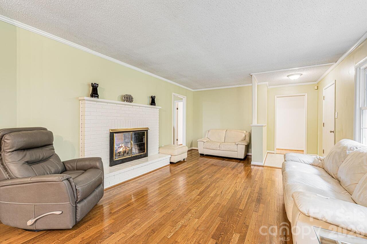 Listing Photo 14