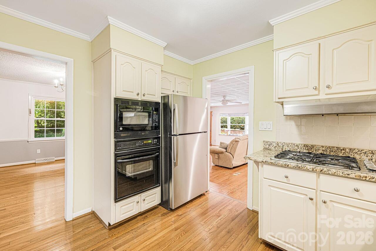 Listing Photo 18