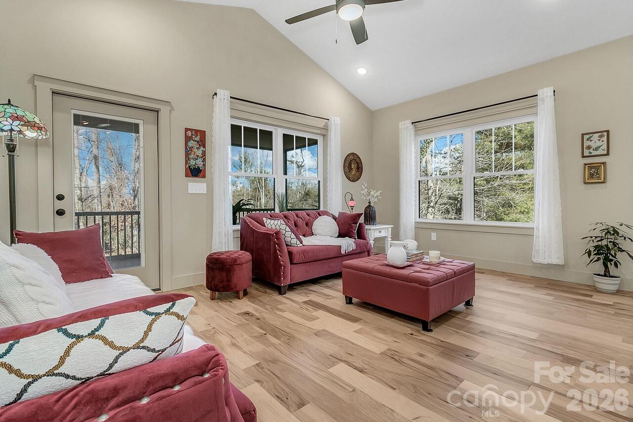 Listing Photo 19