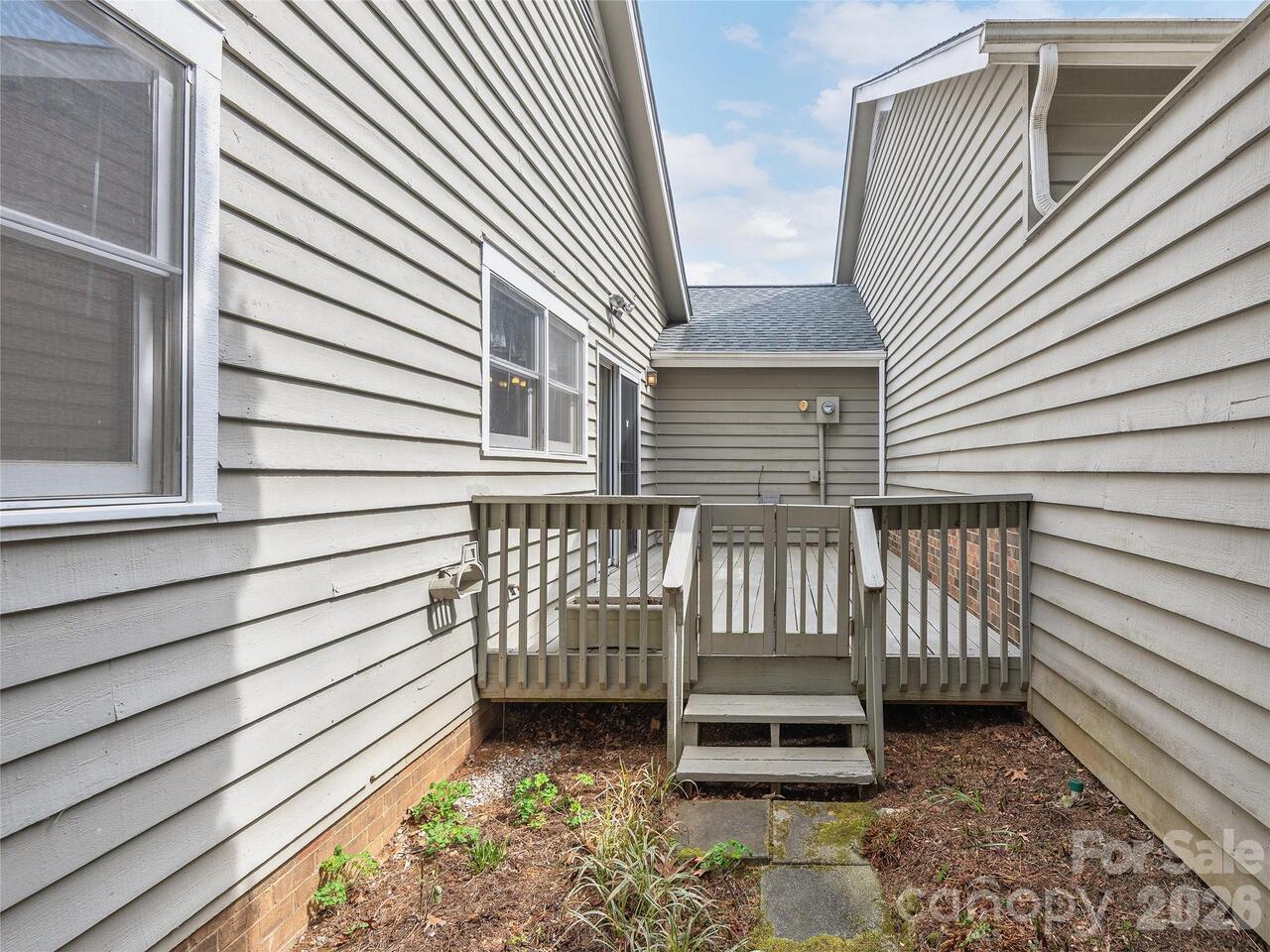 Listing Photo 16
