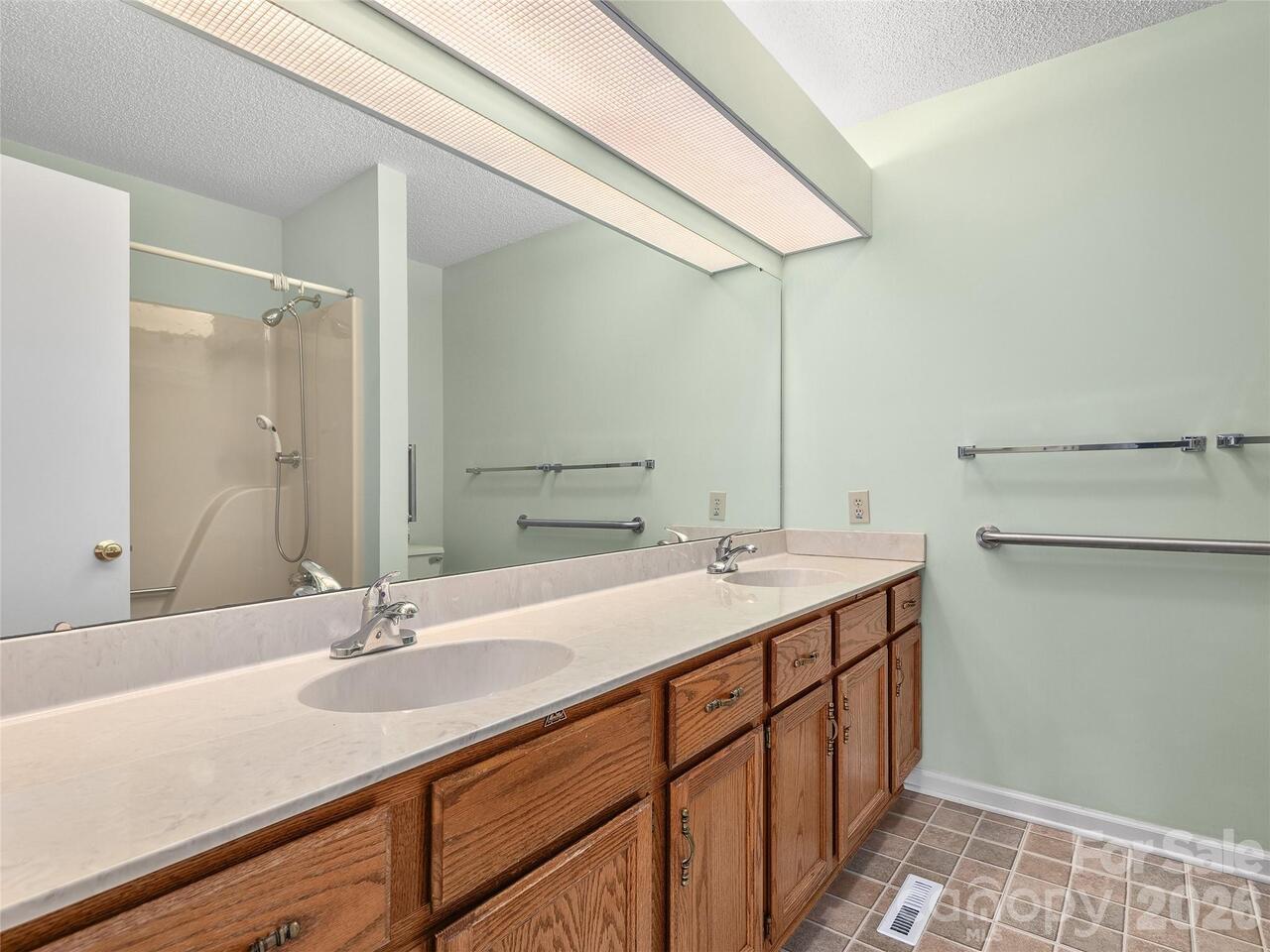 Listing Photo 21