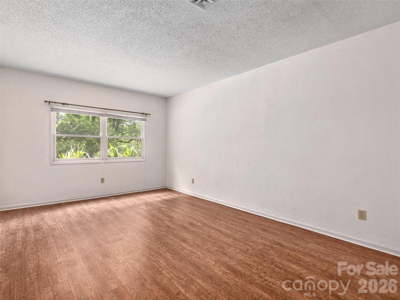 Listing Photo 33