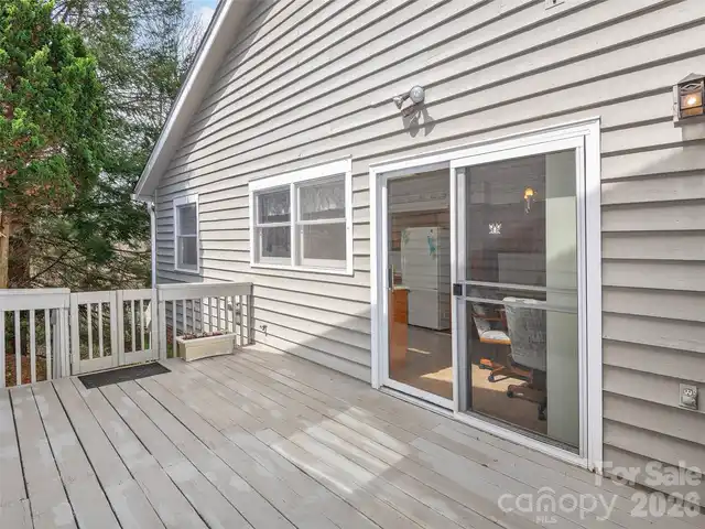 Listing Photo 14