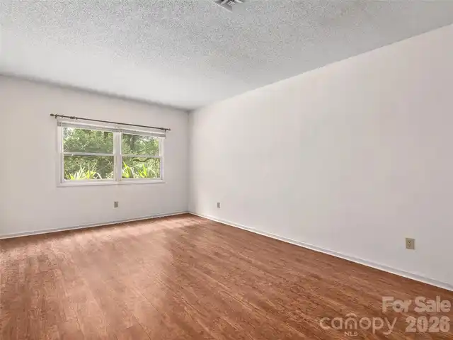 Listing Photo 33