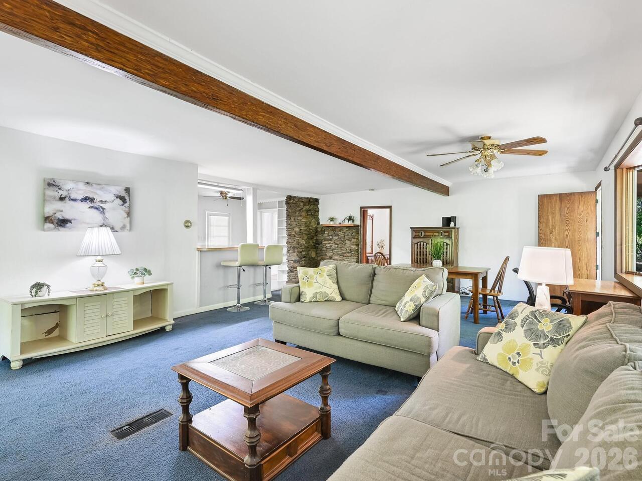 Listing Photo 11