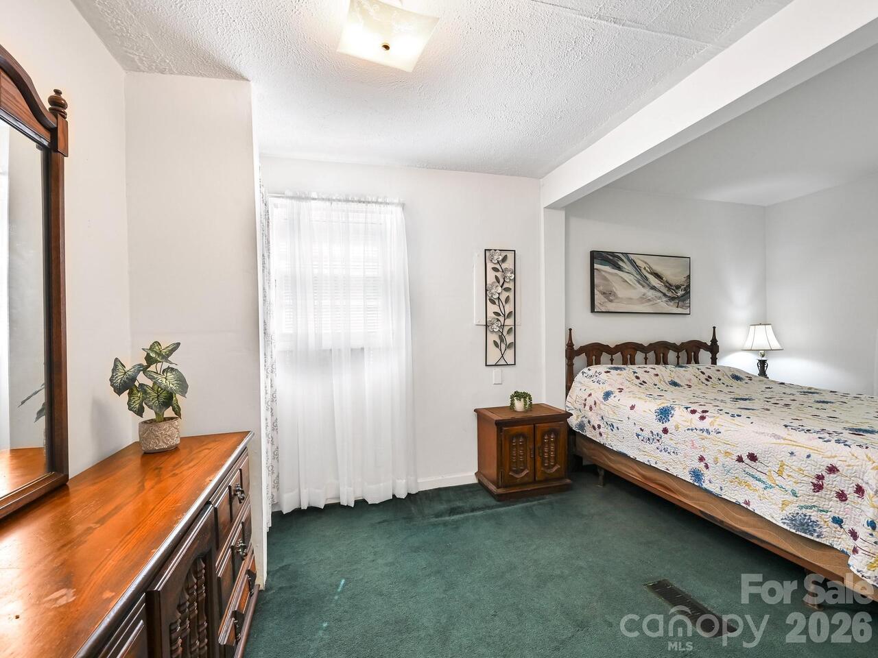 Listing Photo 14