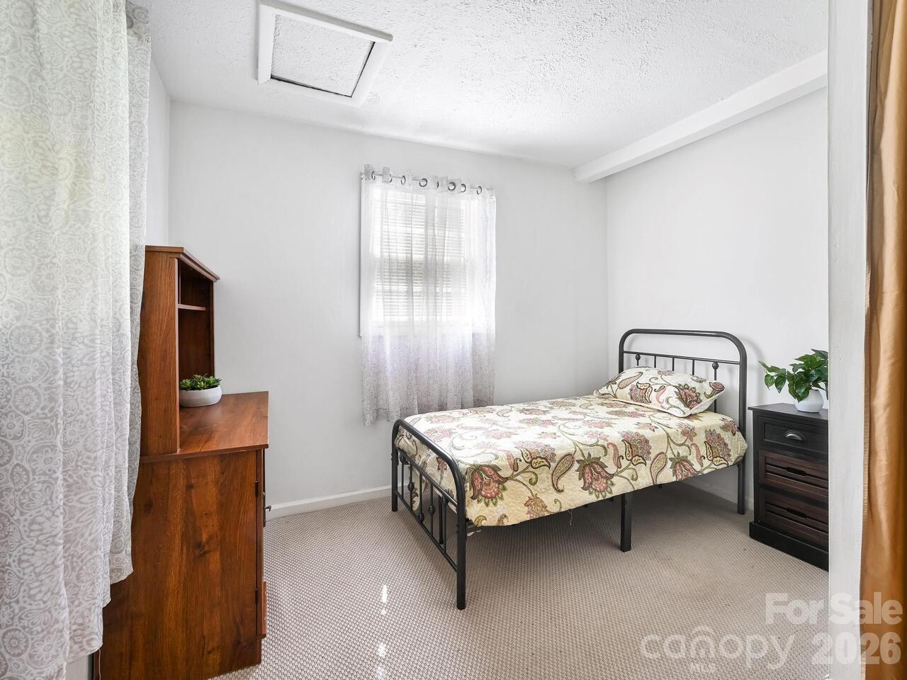 Listing Photo 16