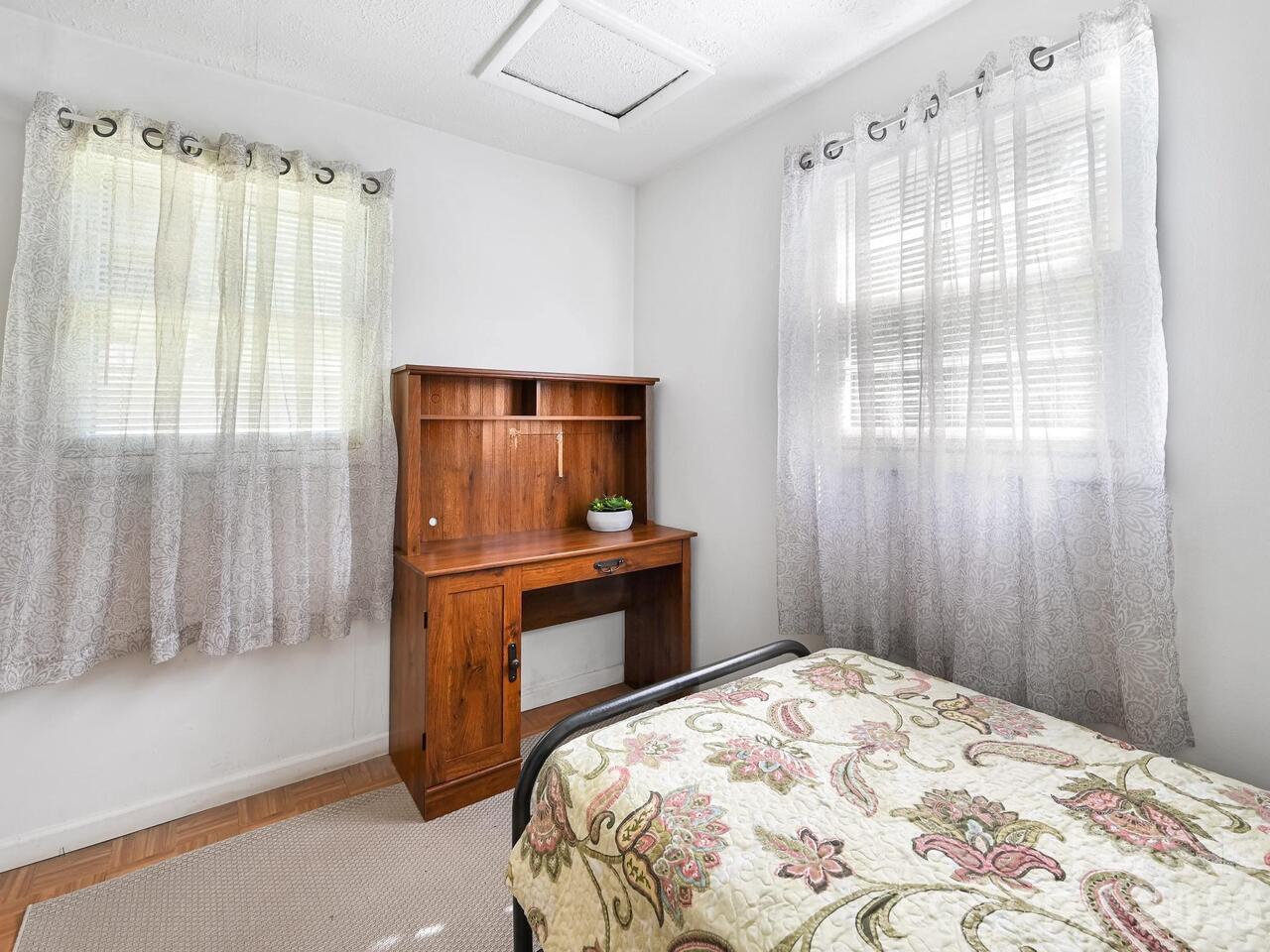 Listing Photo 17