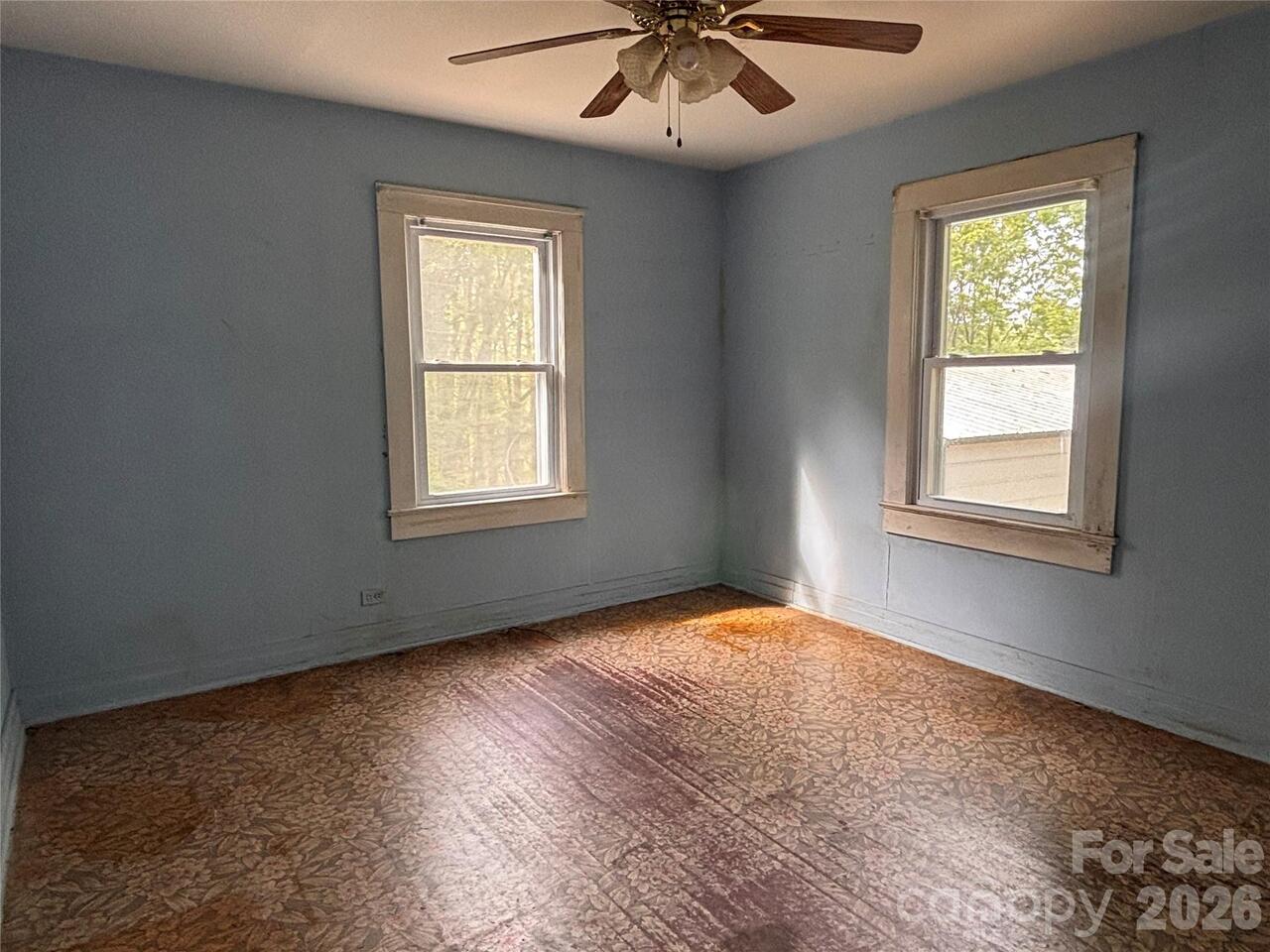 Listing Photo 10