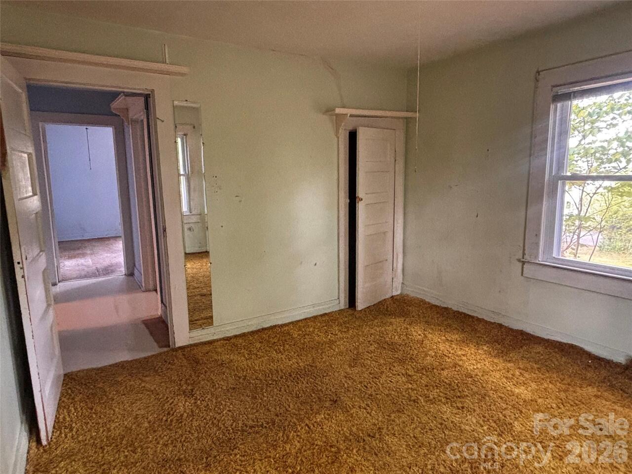 Listing Photo 12