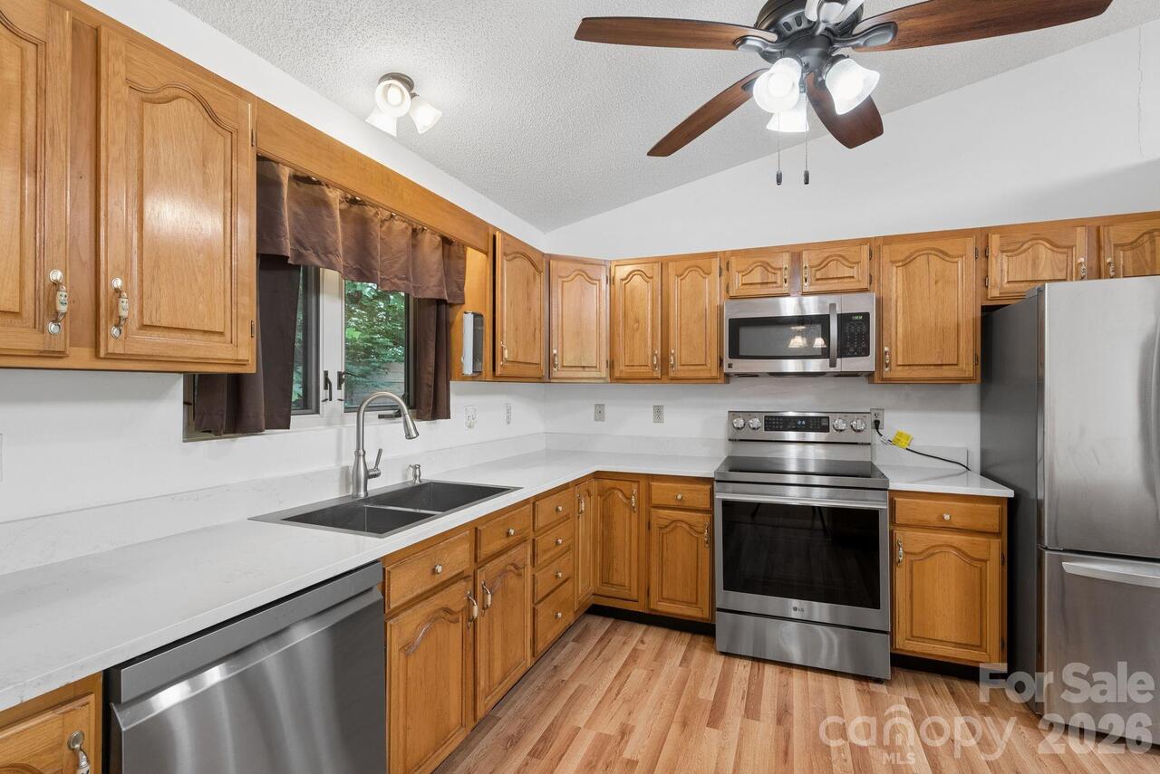 Listing Photo 7