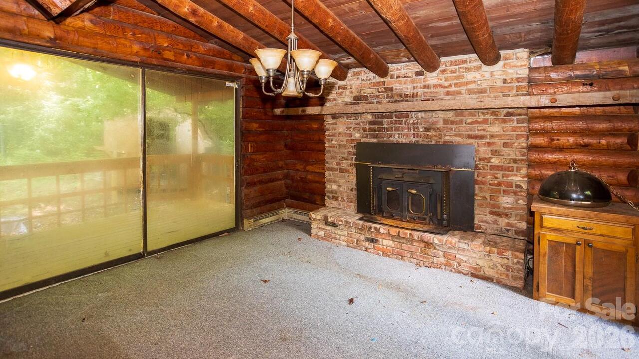 Listing Photo 9