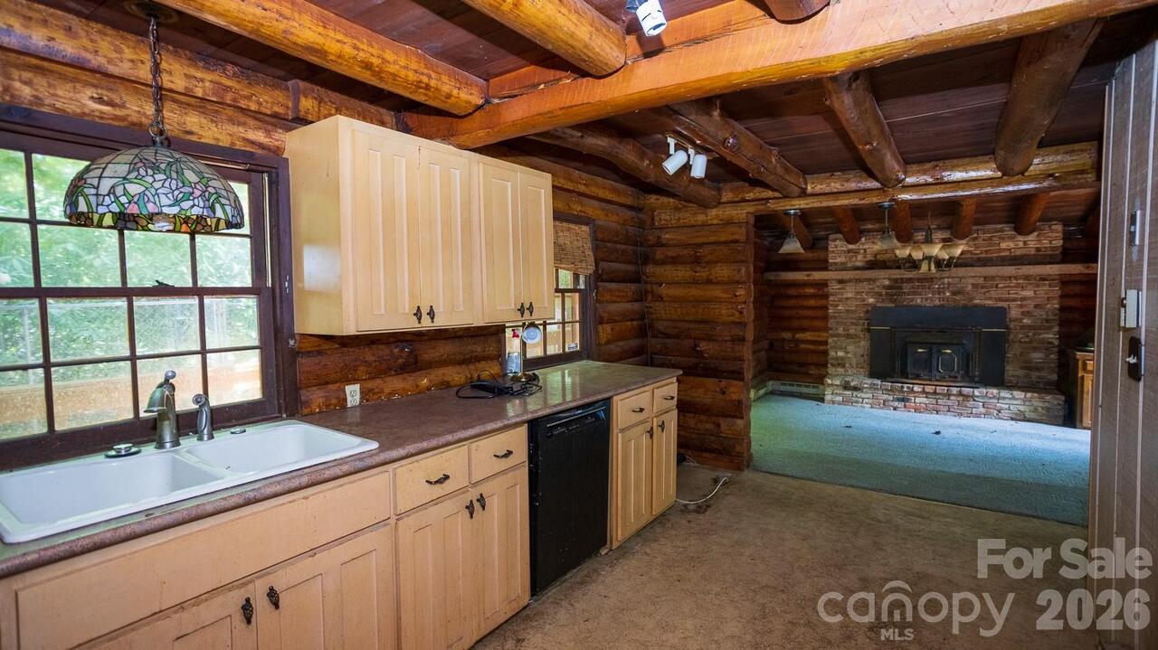 Listing Photo 12