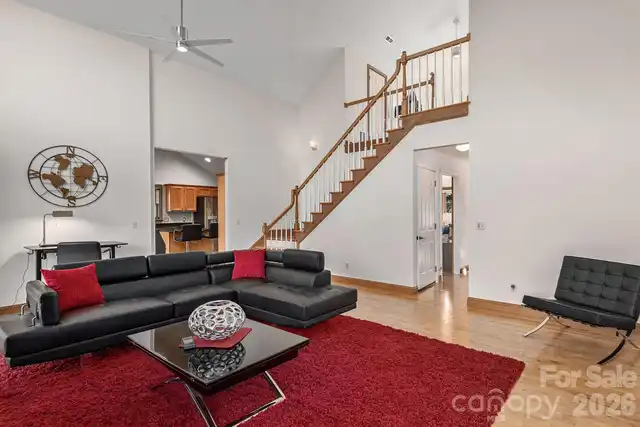 Listing Photo 11