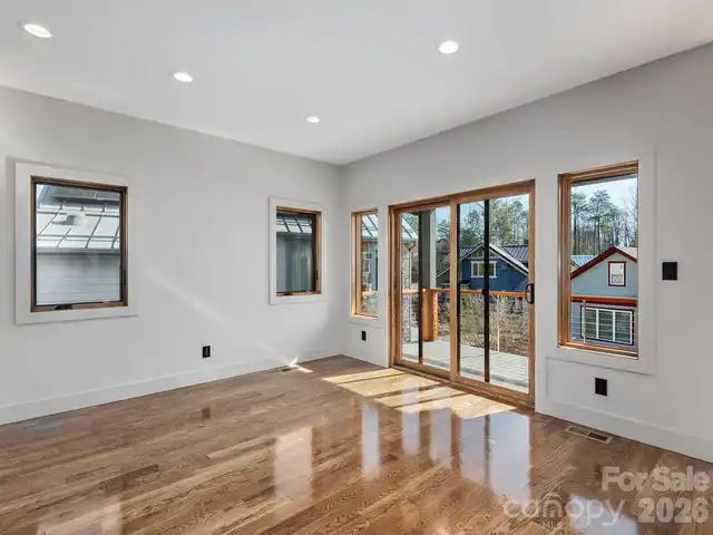Listing Photo 7