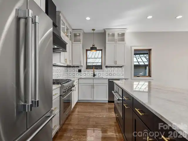 Listing Photo 10
