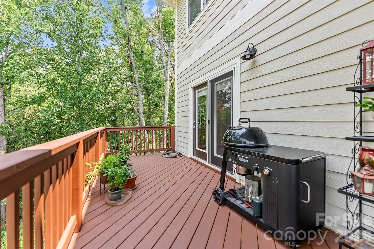 Listing Photo 9