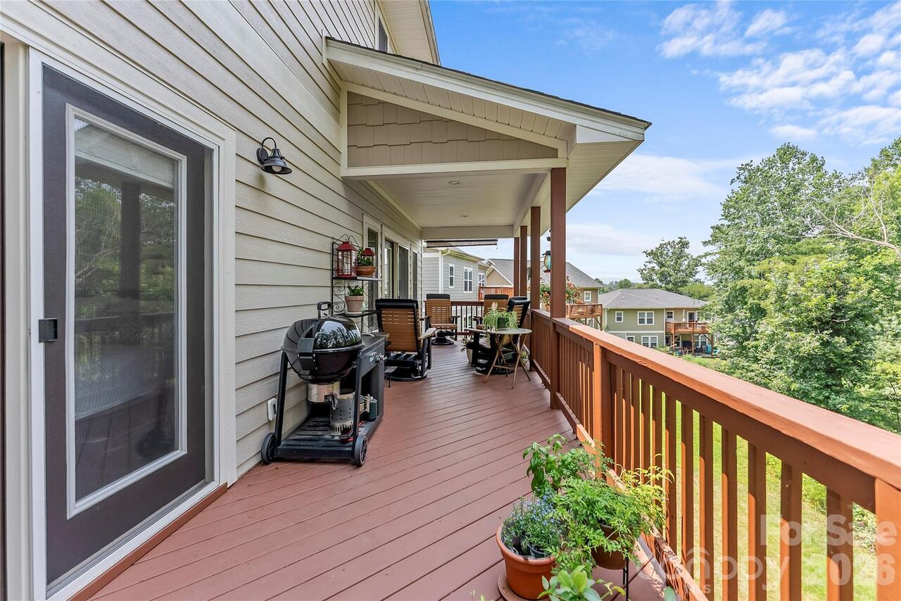 Listing Photo 10
