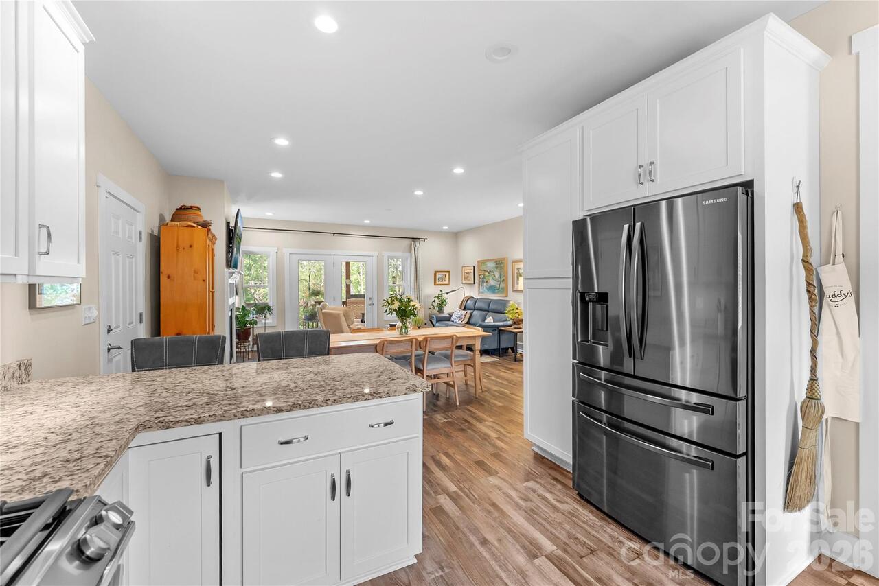Listing Photo 17