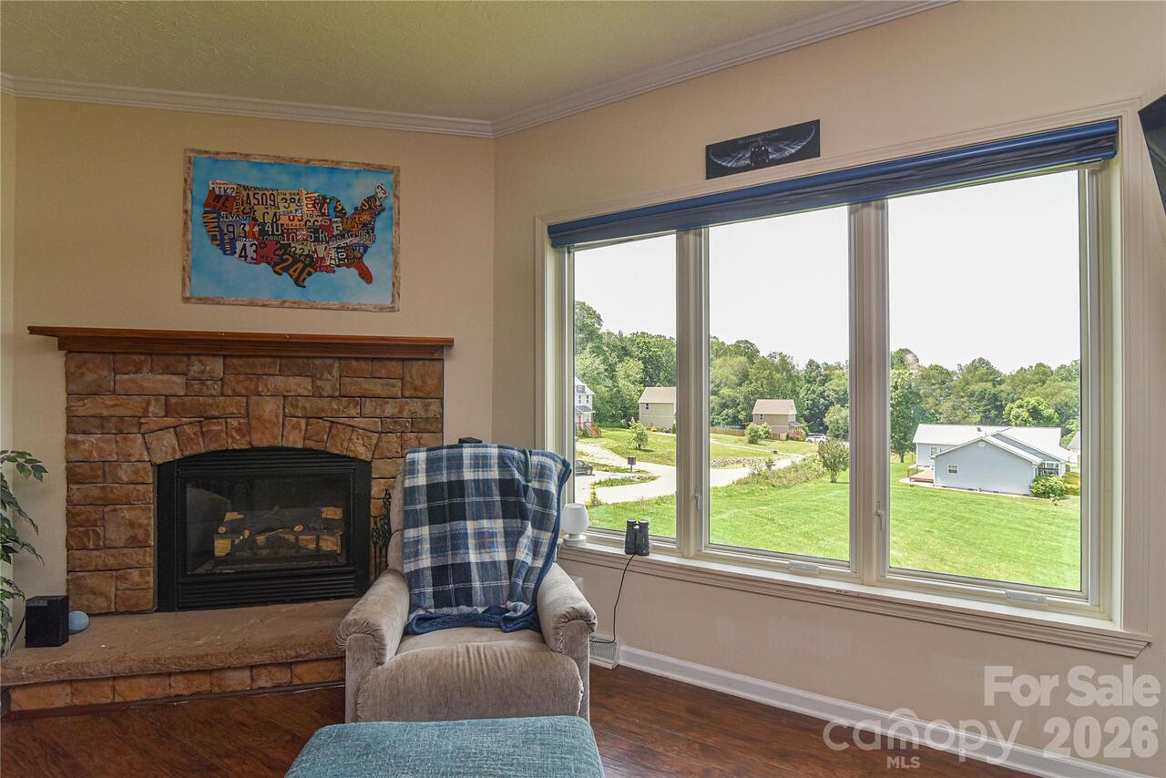 Listing Photo 11