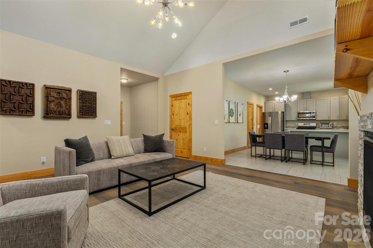 Listing Photo 6