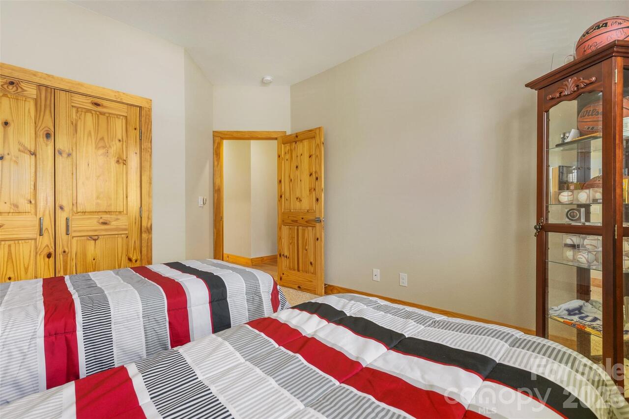 Listing Photo 24