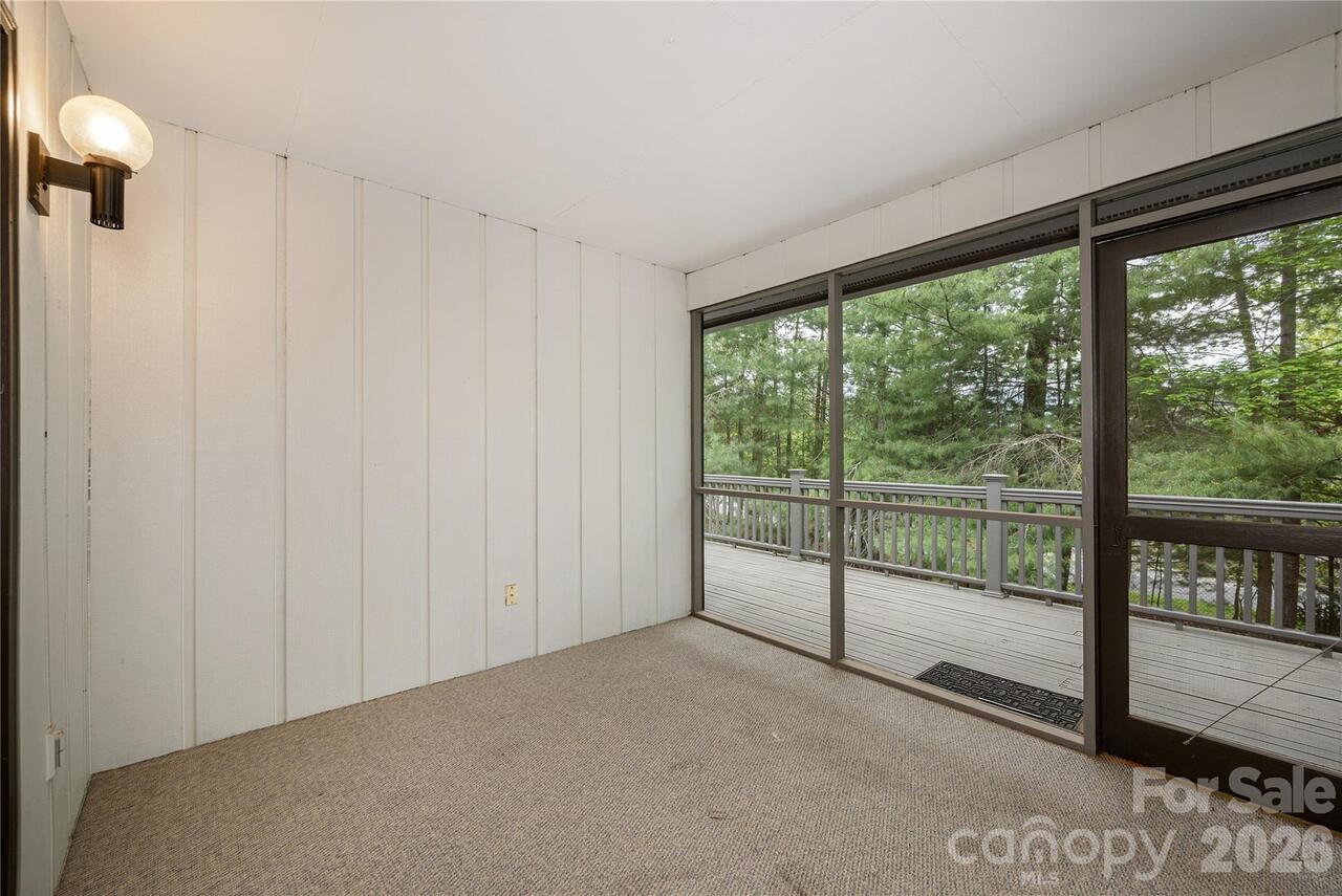 Listing Photo 14