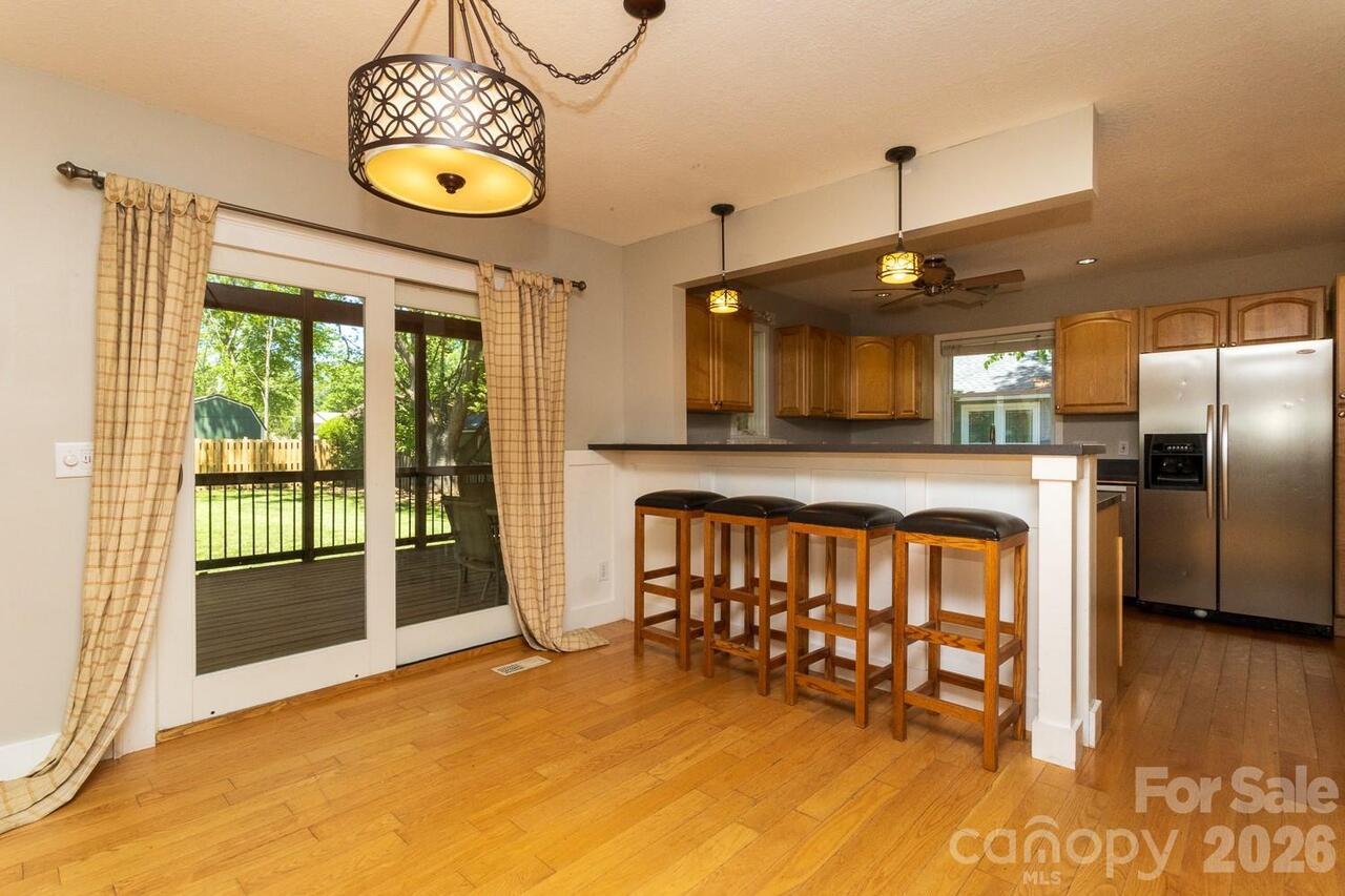 Listing Photo 7
