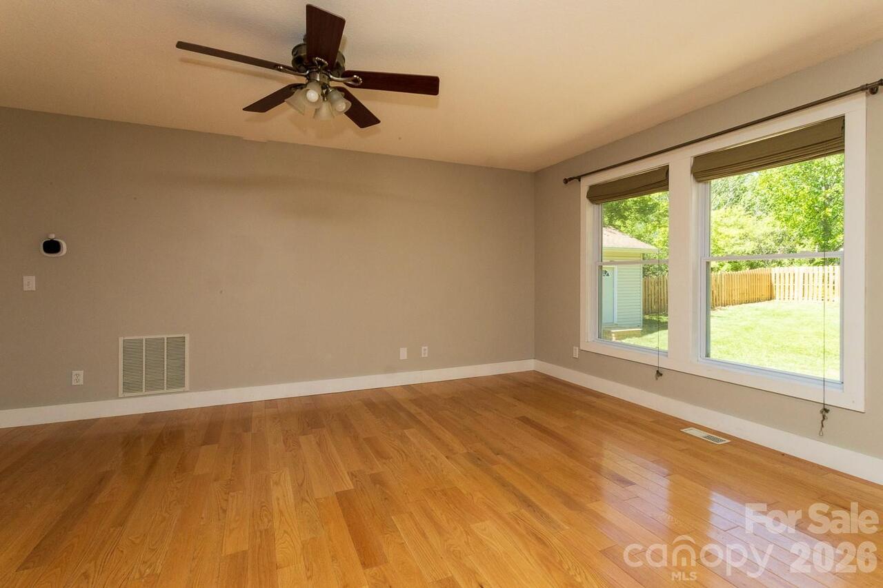 Listing Photo 13