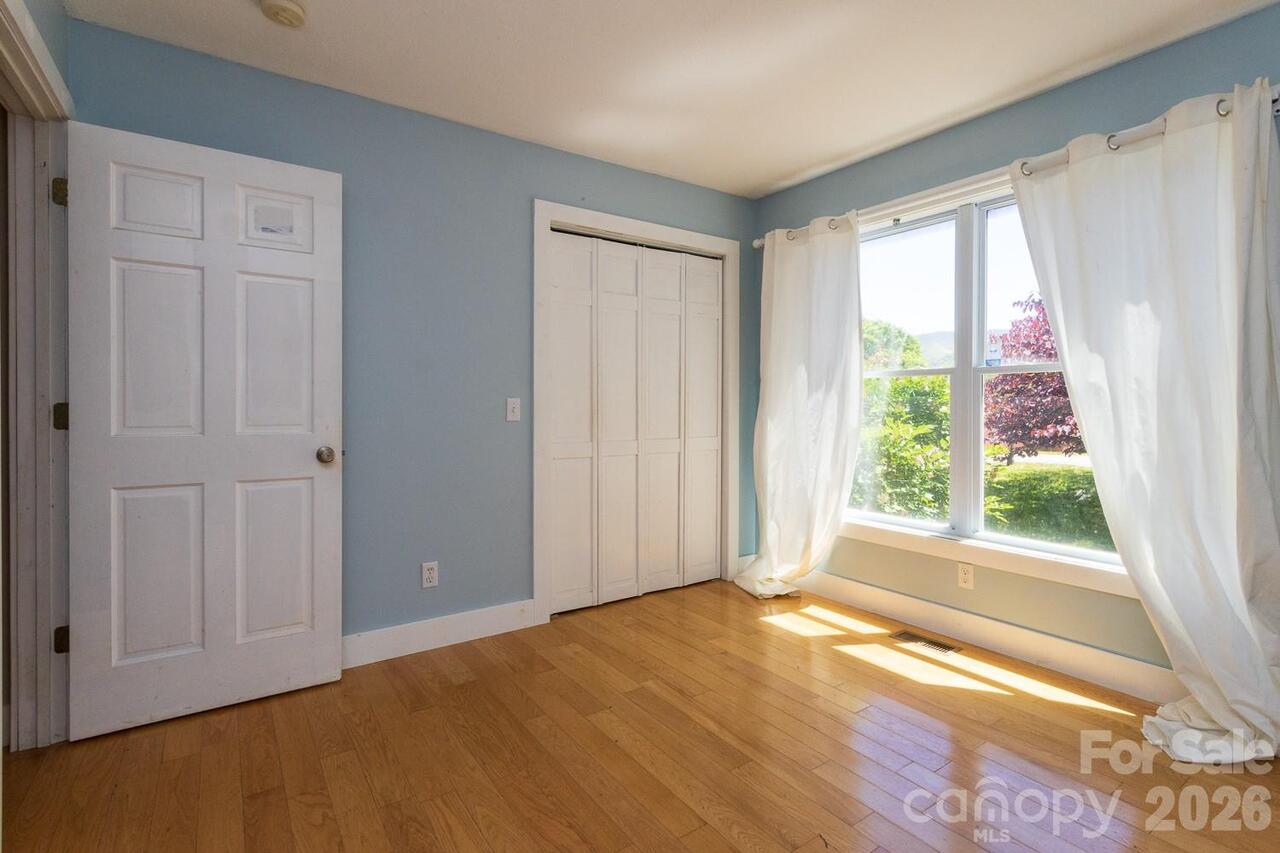 Listing Photo 17