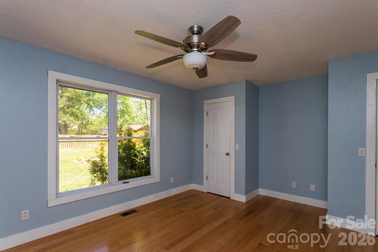 Listing Photo 19