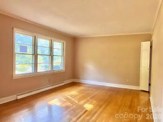 Listing Photo 7