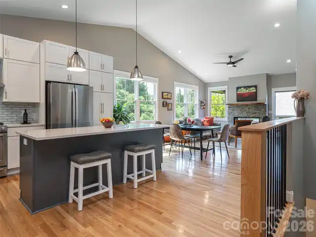 Listing Photo 10