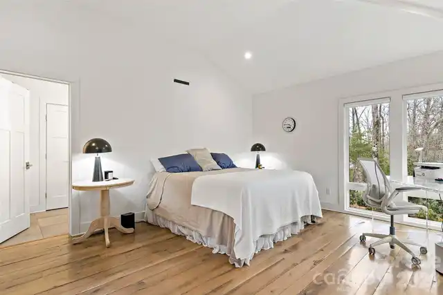 Listing Photo 24