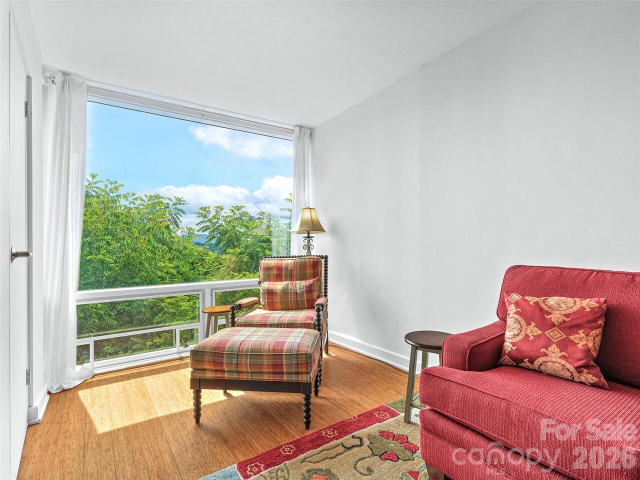 Listing Photo 8