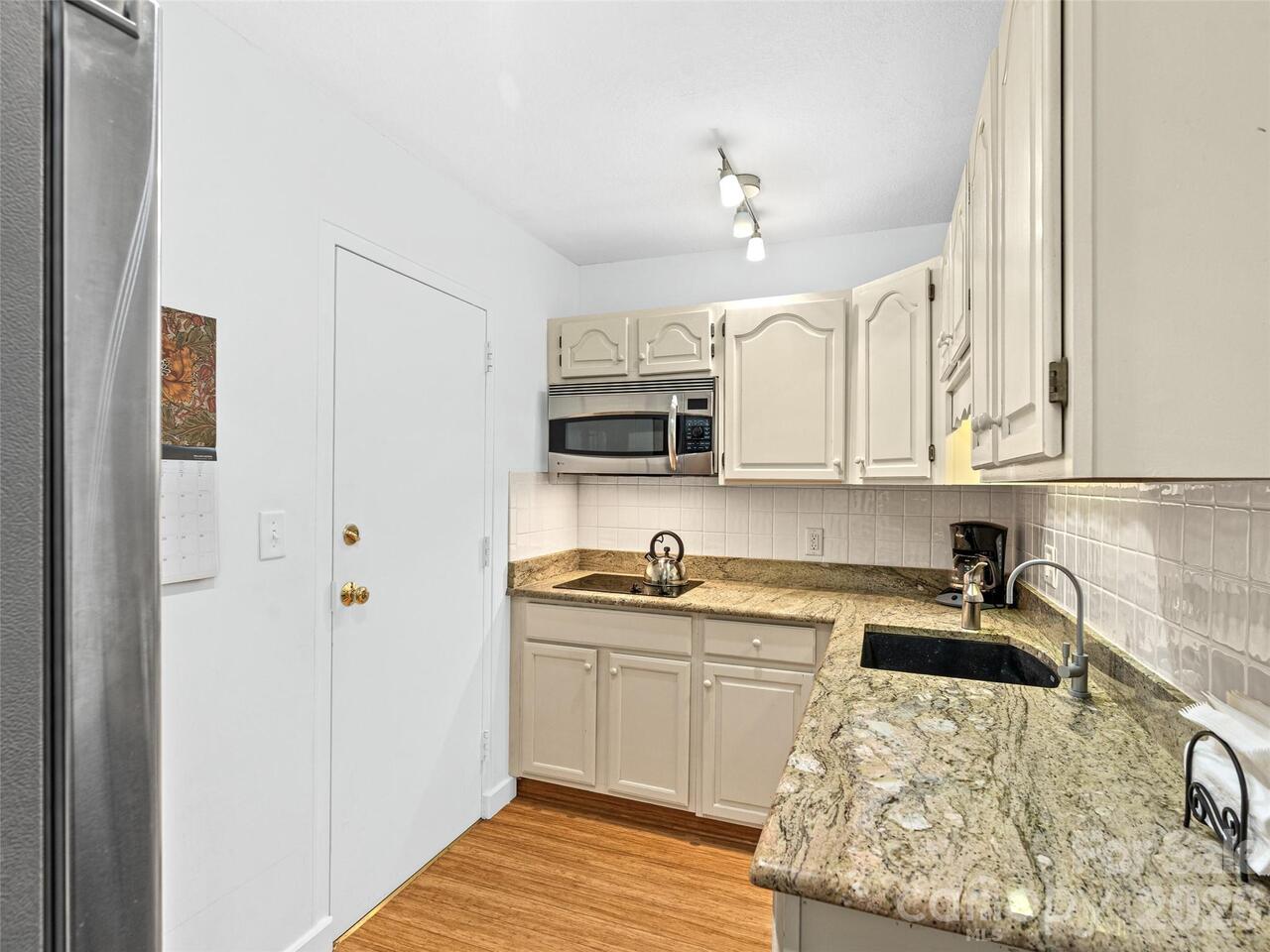 Listing Photo 16