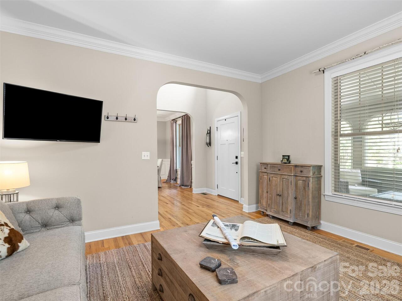 Listing Photo 9