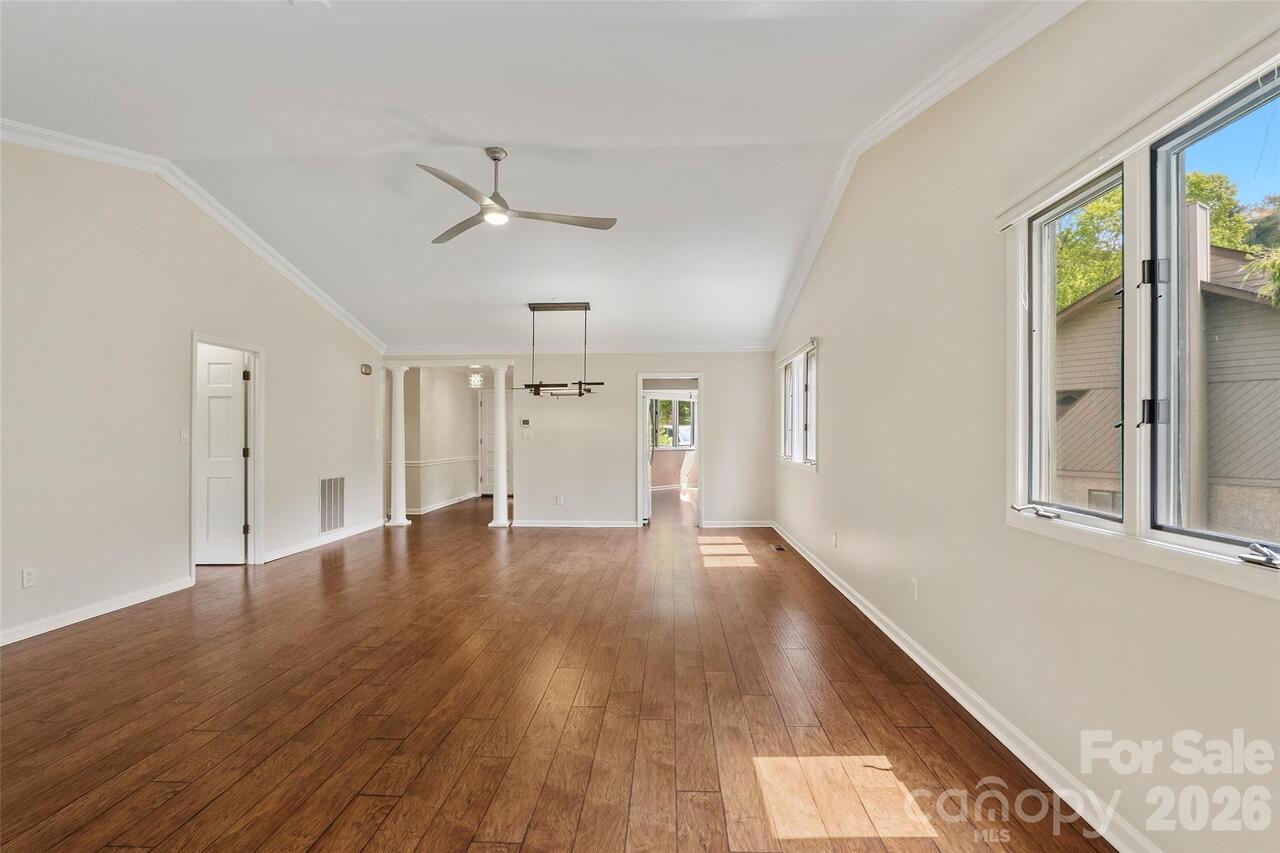 Listing Photo 9