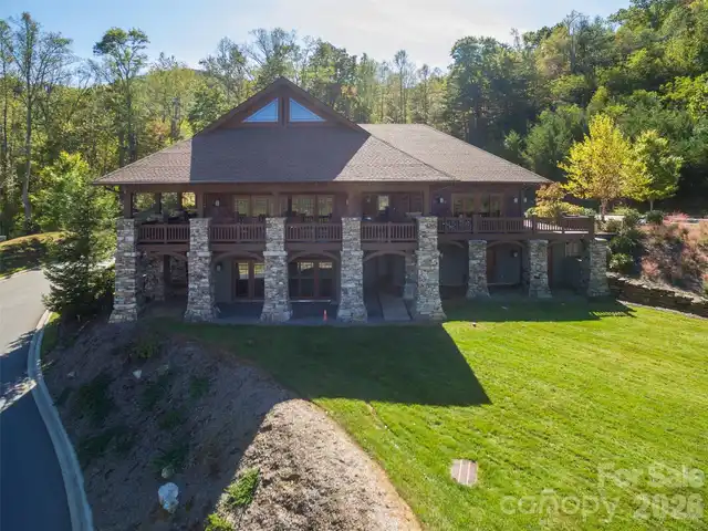 Listing Photo 12